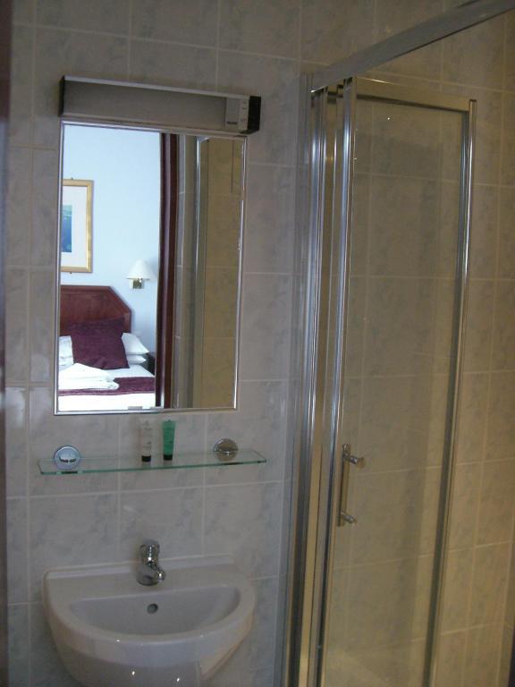 Kings Paget Hotel West Drayton  Δωμάτιο φωτογραφία