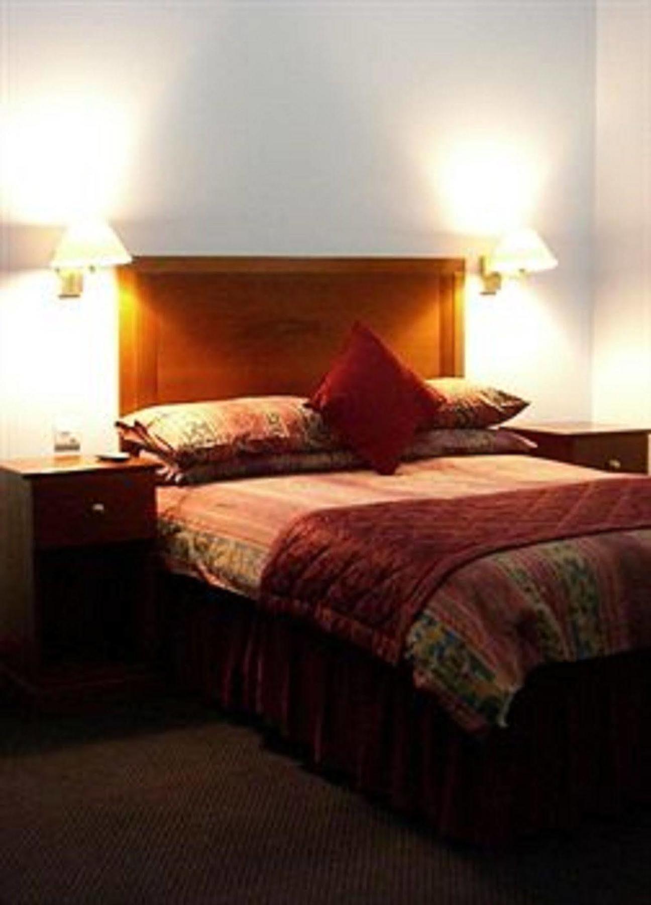Kings Paget Hotel West Drayton  Εξωτερικό φωτογραφία