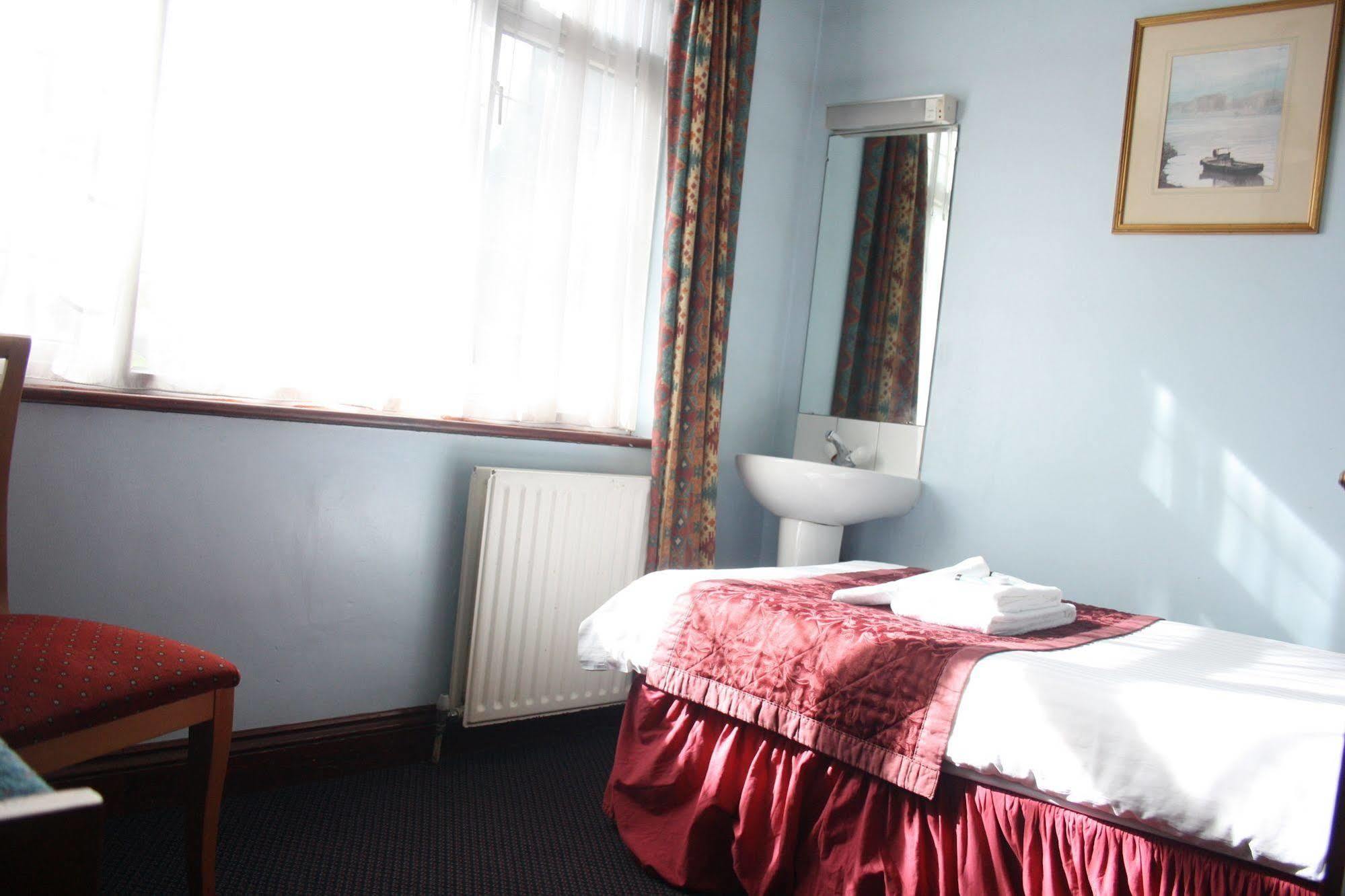 Kings Paget Hotel West Drayton  Εξωτερικό φωτογραφία